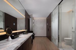 Un baño de Hampton by Hilton Shenzhen Nanshan Science and Technology Park