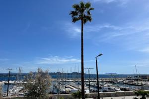 Zdjęcie z galerii obiektu Nice 70m in front of the sea in La Ciotat w mieście La Ciotat