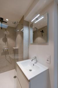 Ванна кімната в Charming ecologic holiday home in Damme