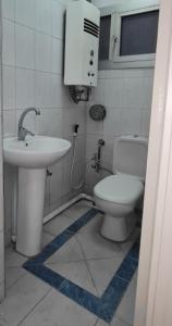 Vonios kambarys apgyvendinimo įstaigoje Comfy 2 Bedrooms Apartment in Cairo 98-5