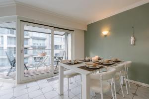 Fotografie z fotogalerie ubytování Huswell - Apartment with sideways sea view in Middelkerke v destinaci Middelkerke