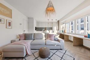 Uma área de estar em Alejandro - lovely 2 bedroom apartment in Ostend