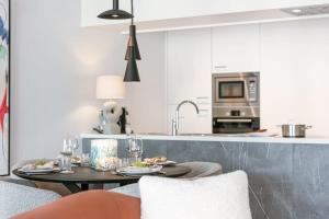 Köök või kööginurk majutusasutuses Huswell - High end apartment nearby the beach in Knokke with parking