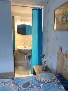 Φωτογραφία από το άλμπουμ του Chambre et sanitaires privés σε Épinal
