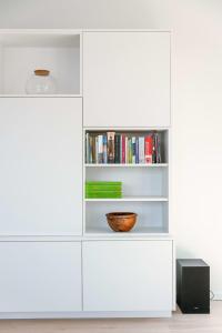 Perpustakaan di apartmen