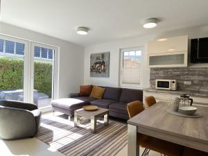 Kuchyň nebo kuchyňský kout v ubytování Yvette 1 - Idyllisches Ferienhaus - Ihr Platz für Erholung in Zingst