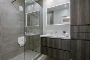 Galeriebild der Unterkunft Huswell - Bright seaview apartment in Oostende in Ostende