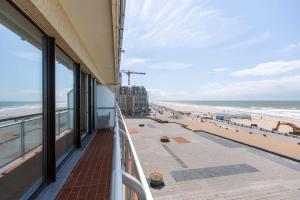 Galeriebild der Unterkunft Huswell - Bright seaview apartment in Oostende in Ostende