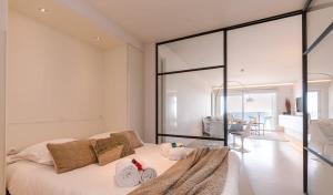 Gallery image of Huswell - Cozy modern studio with magnificent sea-view in Knokke-Heist