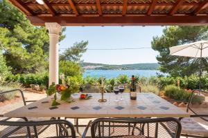 Hrvatska, NEČUJAM-ŠOLTA, Luiza Holiday House
