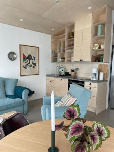 Φωτογραφία από το άλμπουμ του Unikt och nybyggt i hjärtat av gamla Kivik. σε Kivik