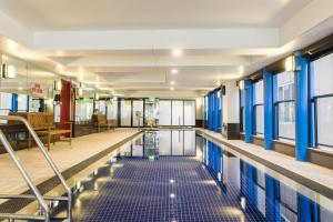 Πισίνα στο ή κοντά στο Luxury Oaks Horizons Apartment with a Pool