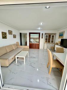TV a/nebo společenská místnost v ubytování Oropesa del Mar - La Playa de la Concha