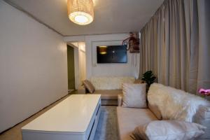 Gallery image of Treasure Isle Backpackers Hostel in Boracay