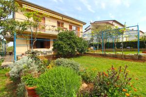 Zahrada ubytování Apartment Giovanna 1557