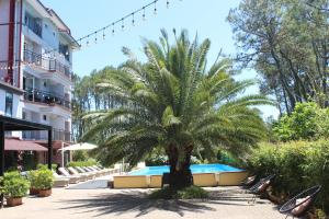 Bazén v ubytování Iveria Elli Hotel nebo v jeho okolí