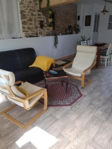Zdjęcie z galerii obiektu La maison vanillier w mieście Saint-Cyr-du-Bailleul