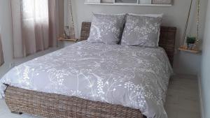 Cama ou camas em um quarto em Gîte Florène