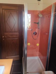 Un baño de Domus Alegra 17 fotos más