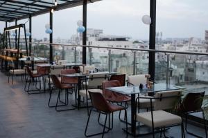 Restaurace v ubytování Marasa Sarovar Portico -Rajkot