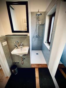 “La Stalla e il Fienile “ Suite con terrazza panoramica a strapiombo tesisinde bir banyo