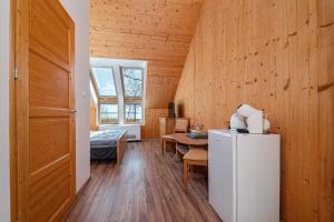 Postel nebo postele na pokoji v ubytování Golden Bridge Rooms