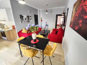 A kitchen or kitchenette at Marlen House Chania