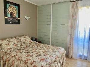 Posteľ alebo postele v izbe v ubytovaní Charmant F2 avec terrasse, parking, et WiFi - à 600m des thermes d'Amélie-les-Bains - FR-1-703-129