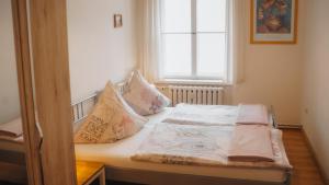 Postel nebo postele na pokoji v ubytování Sylvias Ferienwohnung Nr.3