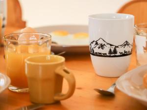Colazione disponibile per gli ospiti di Apartment Colline 8 by Interhome