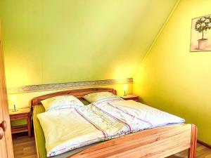 Postel nebo postele na pokoji v ubytování Apartment Gebauer-1 by Interhome