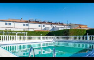 Bazén v ubytování Hotel Mozárbez Salamanca nebo v jeho okolí