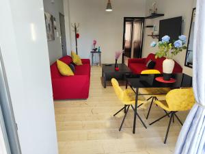 A seating area at Marlen House Chania