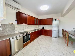 Кухня или мини-кухня в Villa Elia
 +22 фотографии
