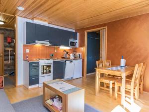 Dapur atau dapur kecil di Holiday Home Lomarati 3 by Interhome