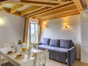 Χώρος καθιστικού στο Apartment Château De Kergonano-20 by Interhome
