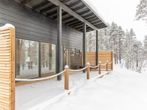 Το Holiday Home Villa paadari by Interhome τον χειμώνα