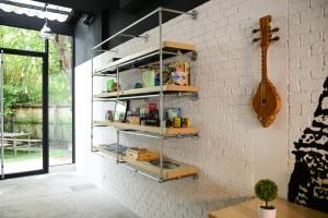 Kuchyň nebo kuchyňský kout v ubytování The Cube Hostel Silom