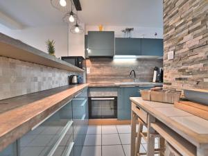 Η κουζίνα ή μικρή κουζίνα στο Holiday Home Les coutures by Interhome