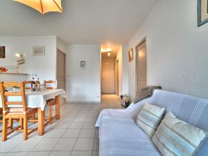 Posezení v ubytování Holiday Home Domino by Interhome