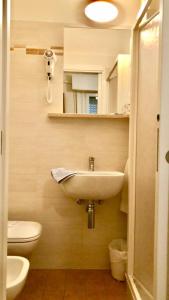Koupelna v ubytování Hotel Alessi** Rimini