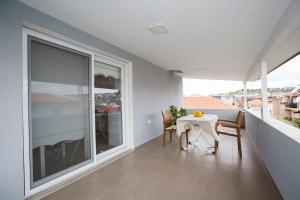 Μπαλκόνι ή βεράντα στο Limon Ağaçlı Ev - Urla