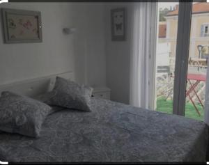 Postel nebo postele na pokoji v ubytování Luberon family