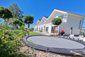 Gallery image of BADEBUDE 3 Ferienhaus im Hampton Style in Oldenburg in Holstein