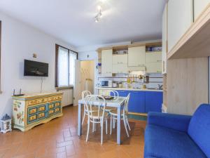 Kuchyň nebo kuchyňský kout v ubytování Apartment Corbezzolo by Interhome