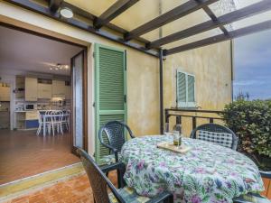 Balkón nebo terasa v ubytování Apartment Corbezzolo by Interhome