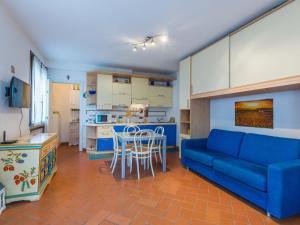 Kuchyň nebo kuchyňský kout v ubytování Apartment Corbezzolo by Interhome