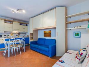 Kuchyň nebo kuchyňský kout v ubytování Apartment Corbezzolo by Interhome