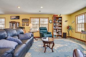 Gallery image of Waterfront Forest Lake Studio with Shared Dock! in Forest Lake