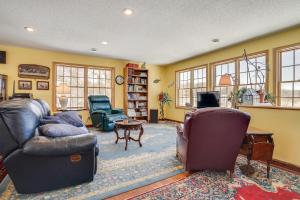 Gallery image of Waterfront Forest Lake Studio with Shared Dock! in Forest Lake